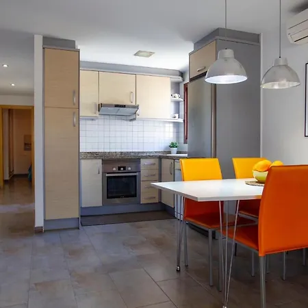 Apartamento A 50 Metros De La Playa, Luminoso Y Acogedor *