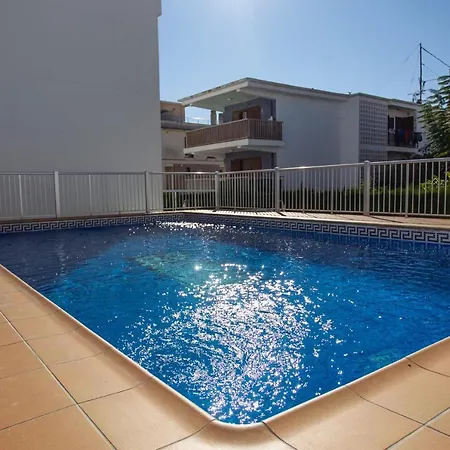 Apartamento A 50 Metros De La Playa, Luminoso Y Acogedor