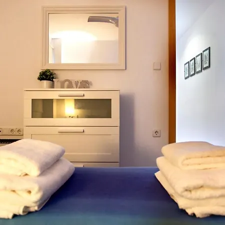Apartamento A 50 Metros De La Playa, Luminoso Y Acogedor
