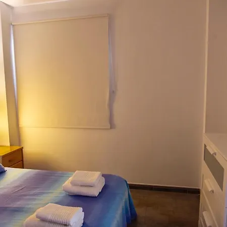 A 50 Metros De La Playa, Luminoso Y Acogedor Apartment Oliva